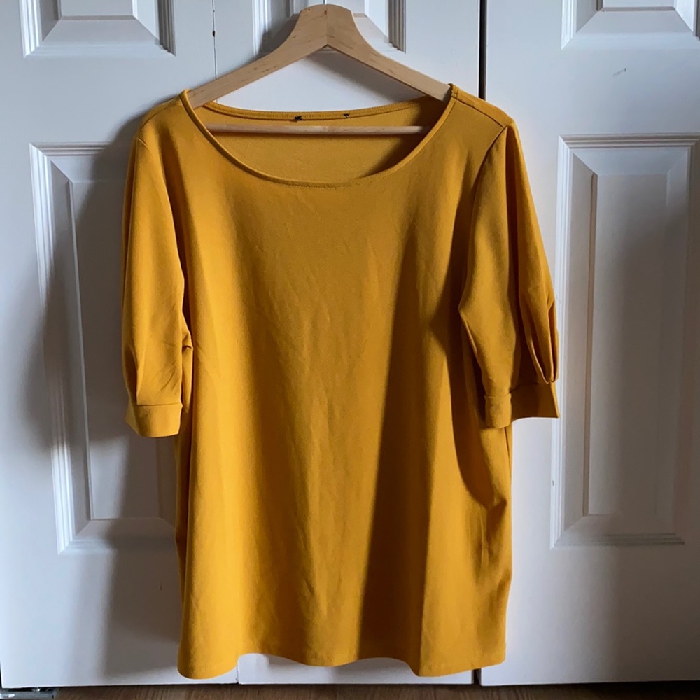Short sleeve top
